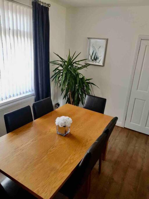 Coniston House Lancaster 3 Bedrooms Parking And Garden Esterno foto